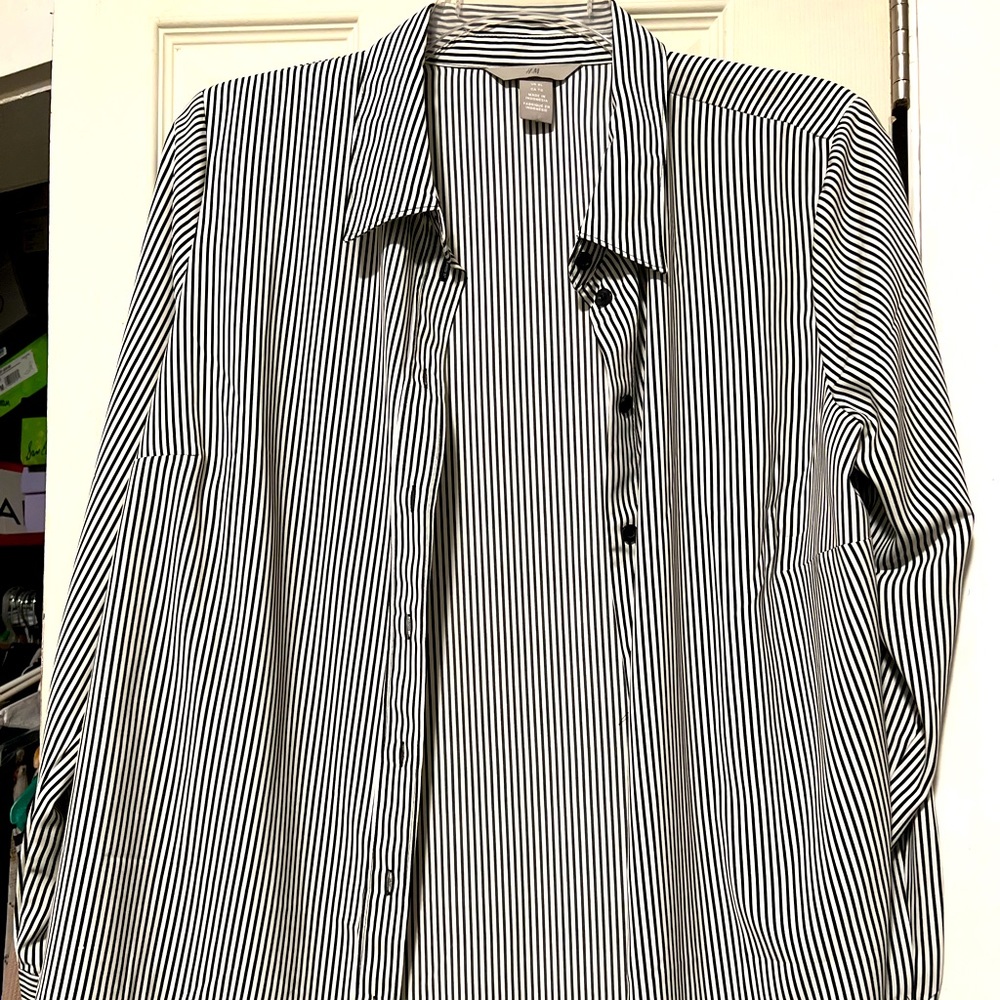 H&M woman’s button down shirt